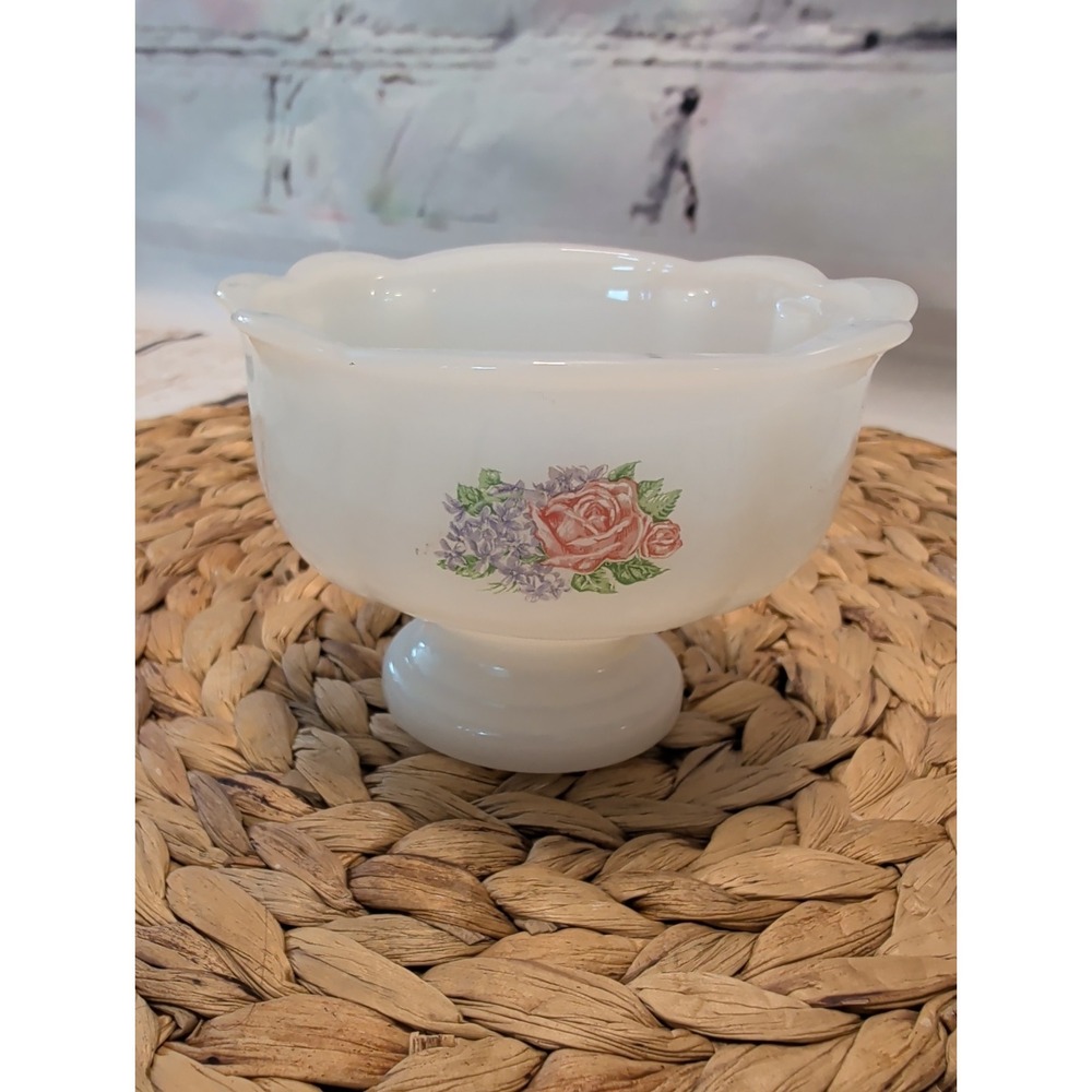 Vintage‎ AVON Milk Glass Floral Oval Shaped Pedestal Candy / Soap Dish